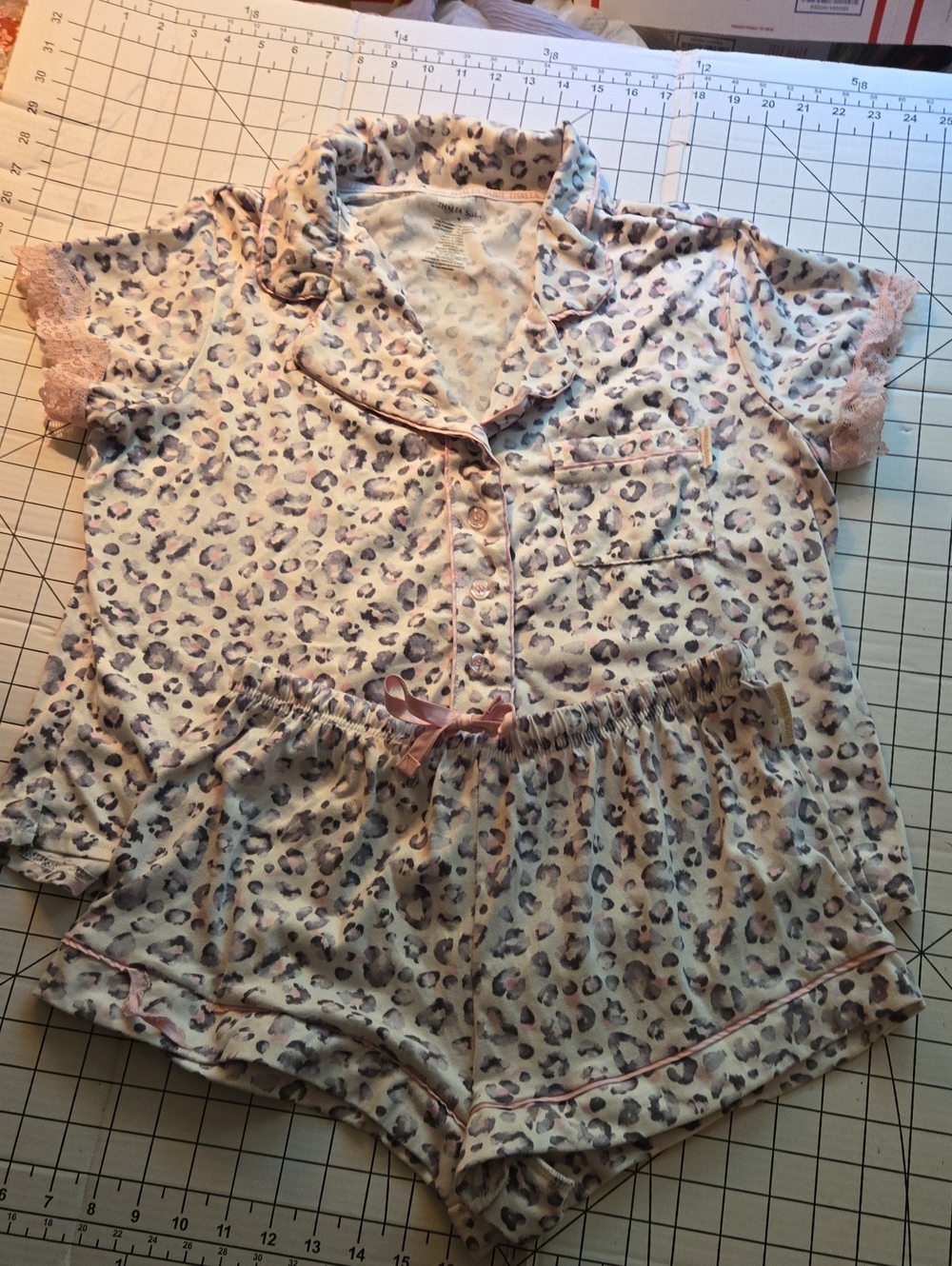 Thalia Sodi Pink Leopard Short Pajama Medium: D